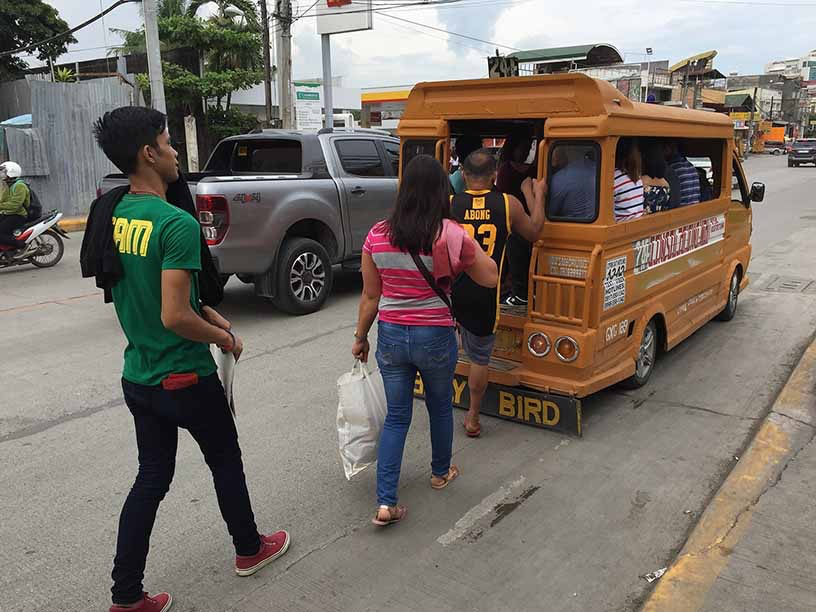 フィリピンのローカルバス・ジプニー（Jeepney）に挑戦しよう！乗り方