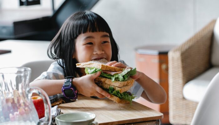 eatだけじゃない!「食べる」という意味を持つ英単語12選 eatだけじゃない!「食べる」という意味を持つ英単語12選