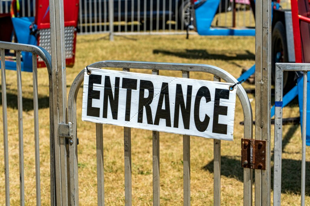 個人接触防止をルールだけで徹底することの限界