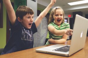 子どもが夢中になる!キッズレッスンに最適なビデオ通話システムとは? 子どもが夢中になる!キッズレッスンに最適なビデオ通話システムとは?