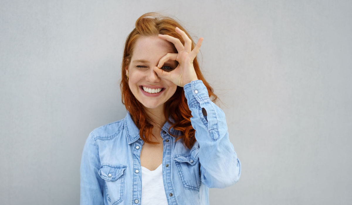 同義字】Gen Z stare 是什麼？眨眼、翻白眼、偷看怎麼說？關於眼睛的英文動詞大集合！ | Engoo線上英文