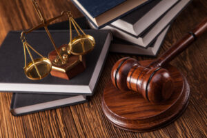 【主題單字】刑法共犯、未遂犯、竊盜、侵占、偽證罪等專有名詞、罪名英文怎麼說？