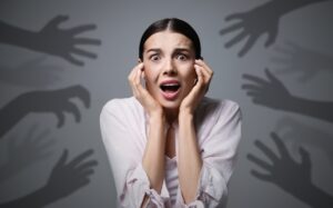 【易混淆字】「害怕、恐怖」scare、afraid、fear 用法差異、同義詞一次學！