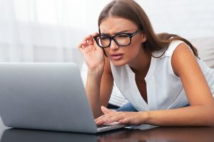 【生活英文】英文沒有兩眼1.0！近視、老花、度數怎麼說？