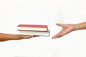 【慣用語】到底要用哪個「借」? “Borrow” 和 “Lend” 的使用方式 【慣用語】到底要用哪個「借」? “Borrow” 和 “Lend” 的使用方式