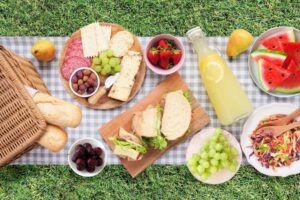 【主題單詞】野餐墊、防曬、防蚊液怎麼說?野餐必備英文單字看這裡 【主題單詞】野餐墊、防曬、防蚊液怎麼說?野餐必備英文單字看這裡